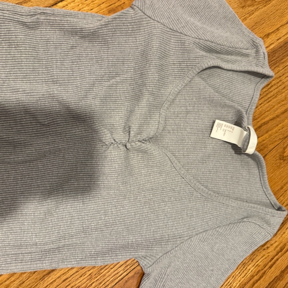 H&M Light Gray Ribbed Top - Picture 3 of 4